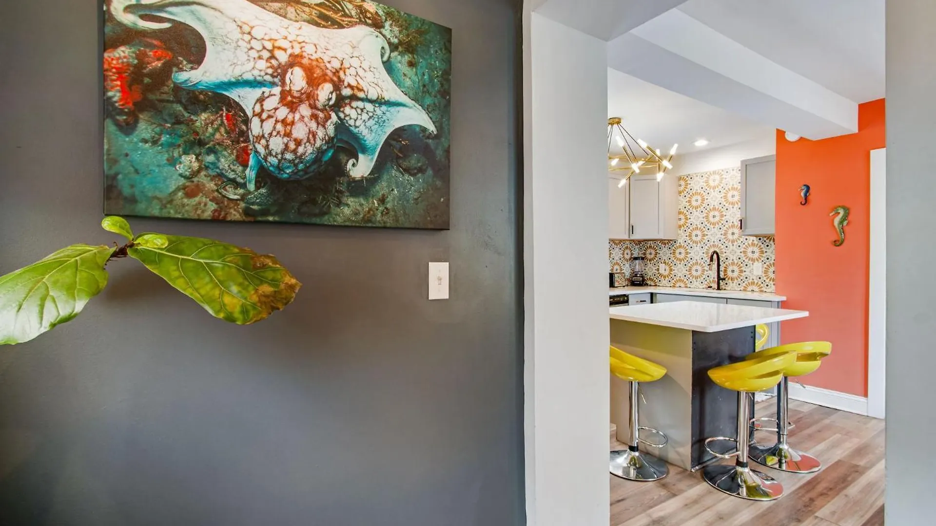 Downtown Navy Blue Villa Pensacola Holiday home